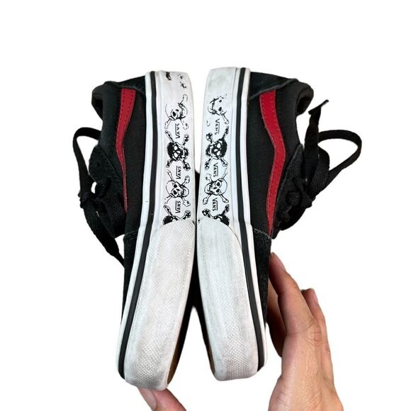 Vans Off The Wall Low Top Skull Sneakers - Picture 5 of 13